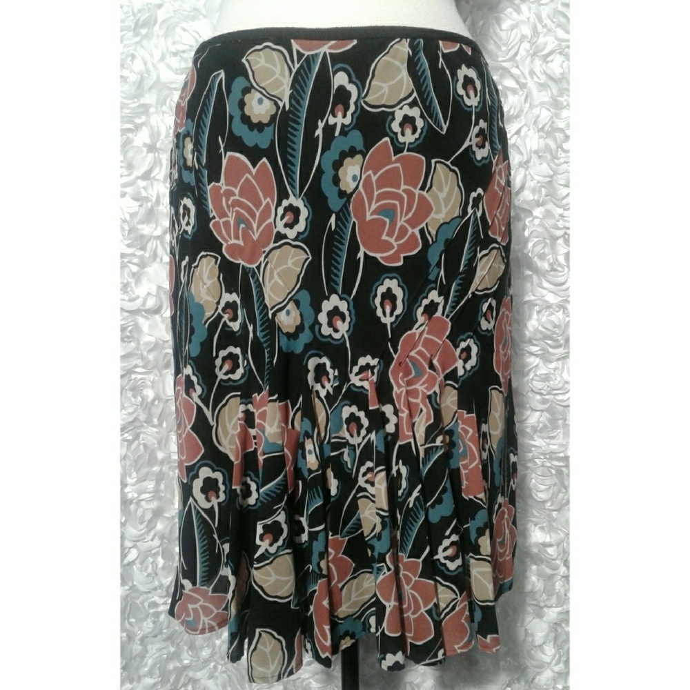 ANN TAYLOR LOFT floral skirt size 6